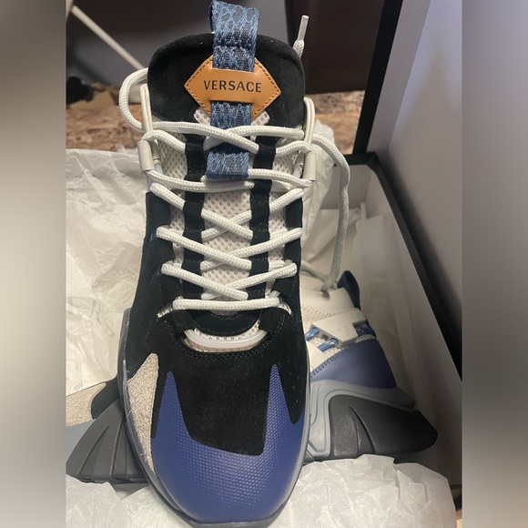 Men’s Versace Sneakers - Picture 3 of 11